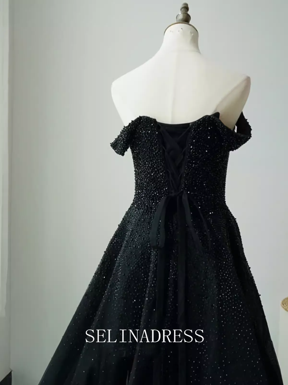 High Quality Black Beaded Long Prom Dress Off-the-shoulder Dubai Evening Formal Gown EWR101